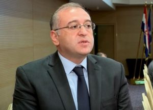 رئیس بانک ملی گرجستان: اعتبارات نباید بدون تایید درآمد متقاضیان اعطا شود
